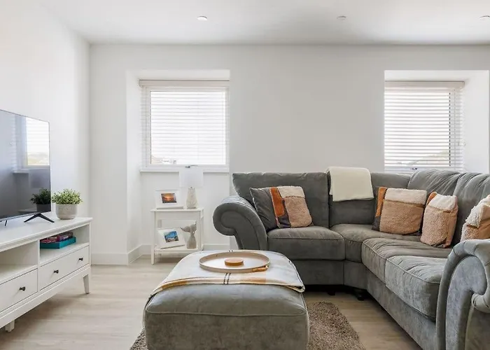 Modern 1 Bed, Close To Beach And Highstreet