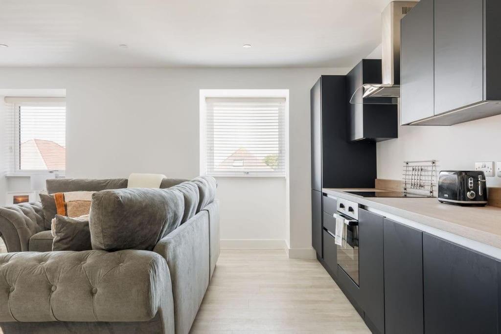 Apartment Modern 1 Bed, Close To And Highstreet *